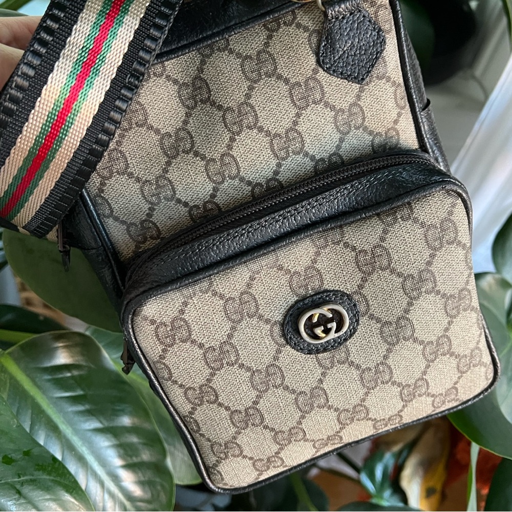 S⃟O⃟L⃟D⃟ — Authentic: Vintage Gucci GG Shoulder or Crossbody Bag